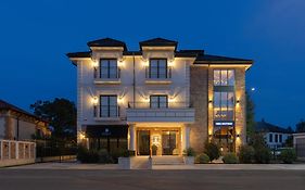 Reea Boutique Hotel